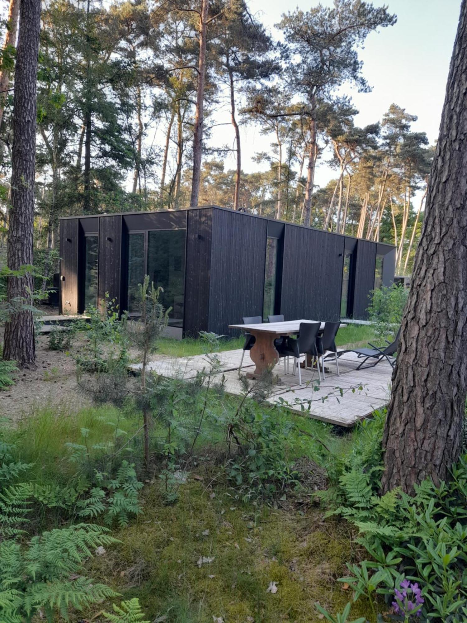 Black Box Lille Luaran gambar